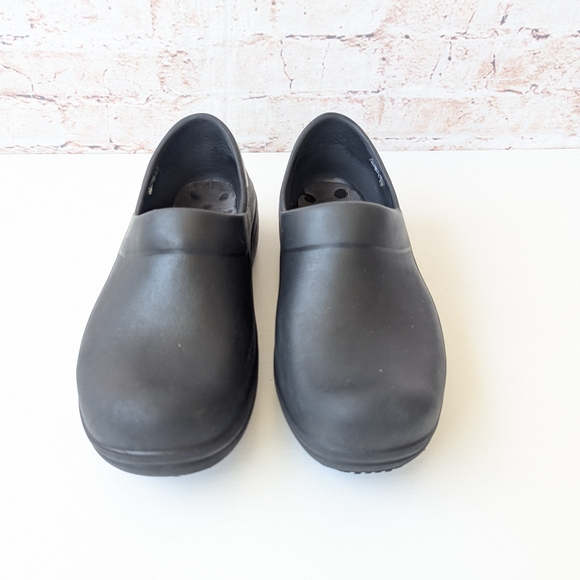CROCS Black Mules Comfortable Slip-On Clogs - Picture 1 of 12